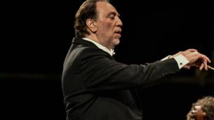 Scala, squilla un telefonino e Chailly ferma il concerto