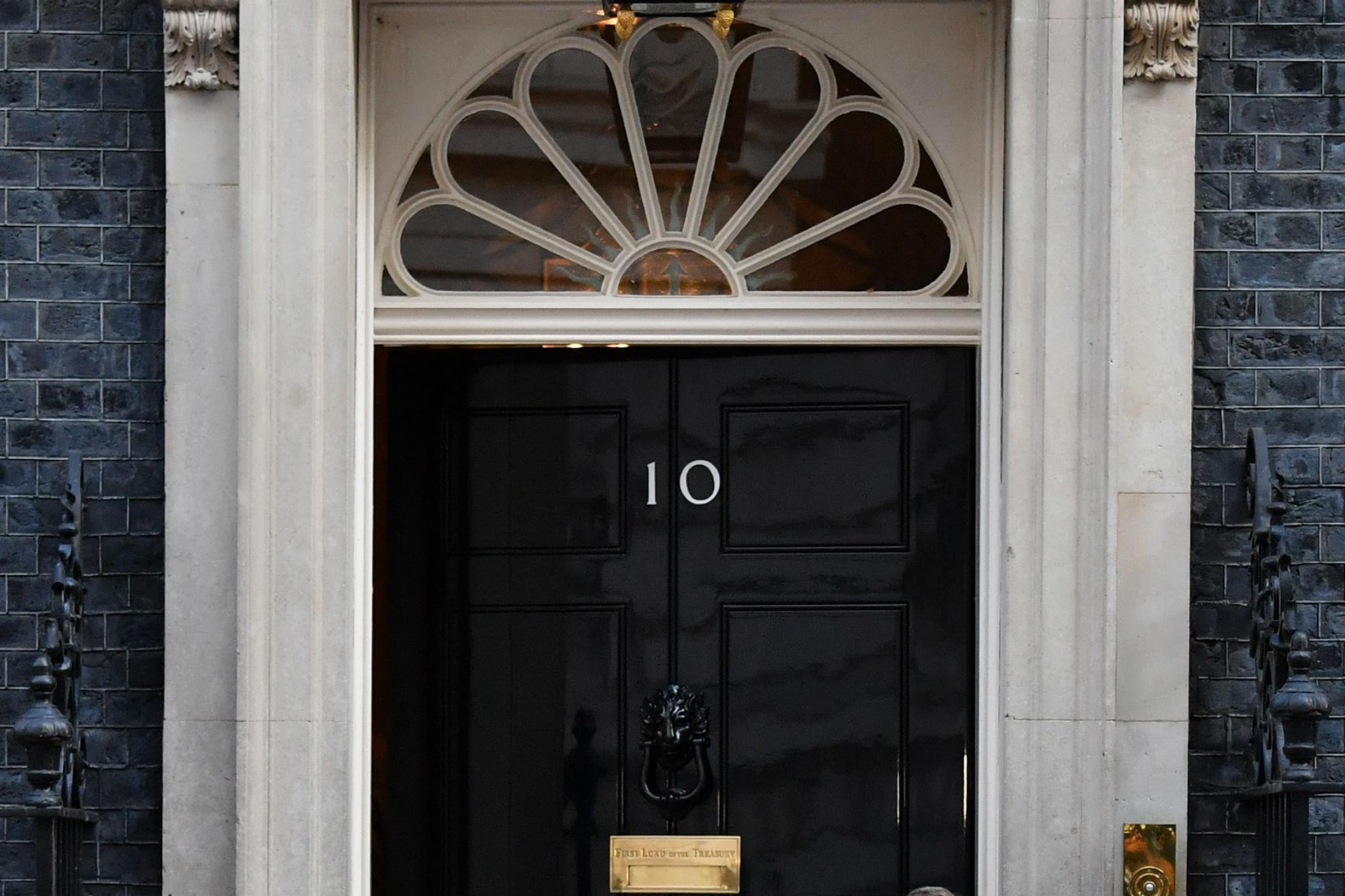Scandalo party a Downing Street, si dimette portavoce di Johnson
