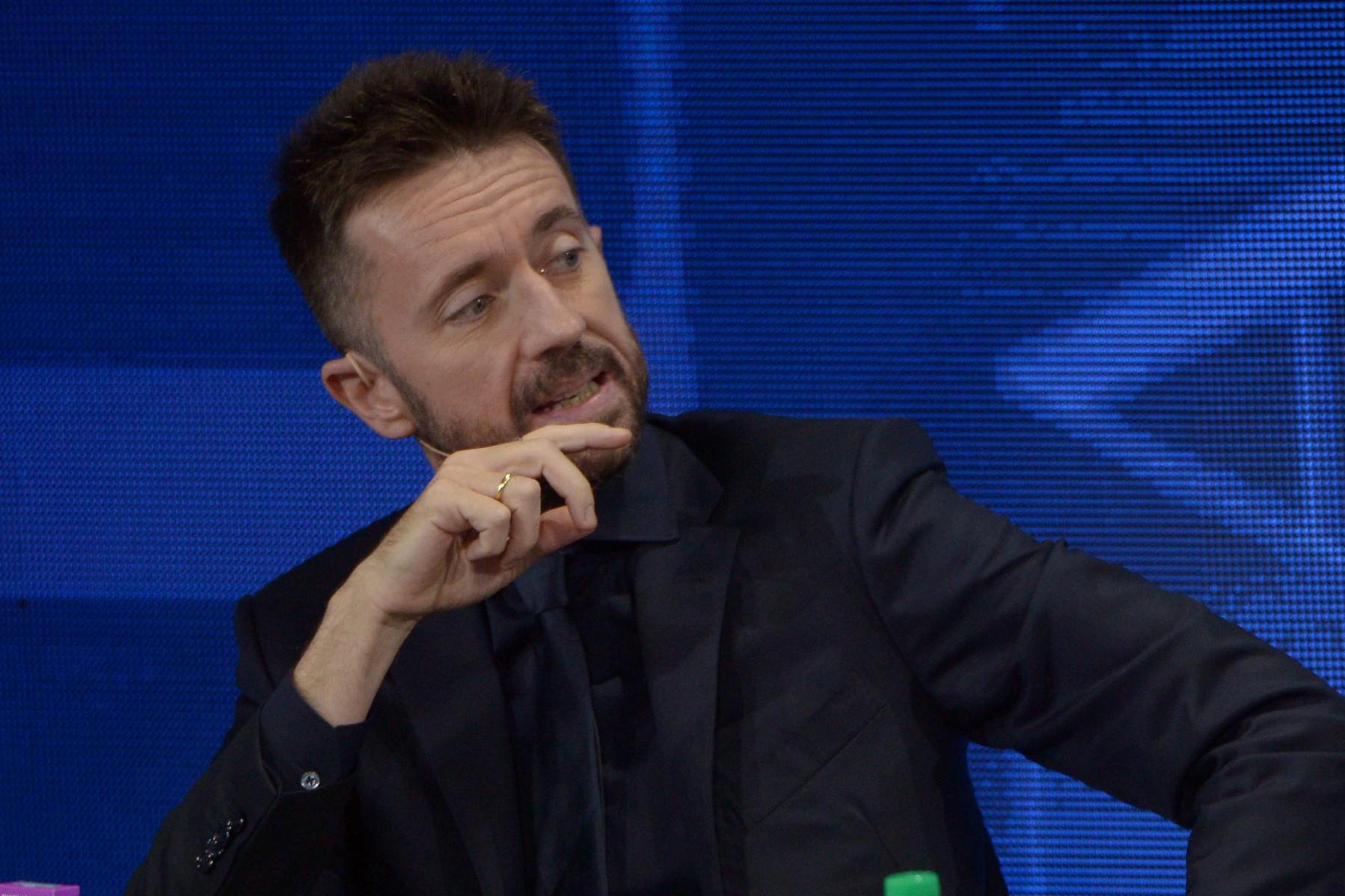 Scanzi vaccinato, Berlinguer: "Sospeso da Cartabianca"