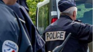 "Scene di guerra" fuori da liceo Lione, lanciati fuochi d'artificio