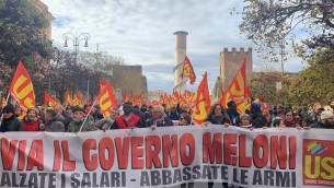 Sciopero generale, corteo Usb a Roma: "Ci siamo ripresi le piazze, schiavi mai"
