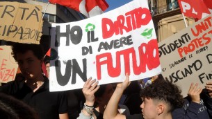 Sciopero scuola, oggi studenti in piazza in tutta Italia
