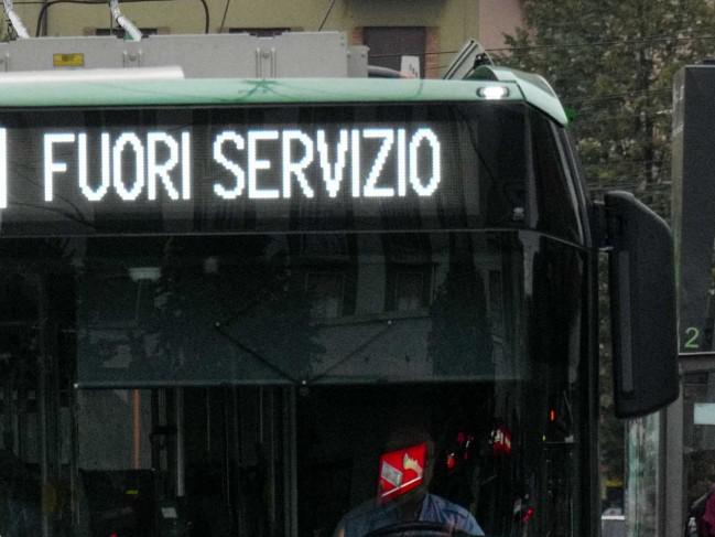 Sciopero trasporti 24 gennaio, mezzi a rischio da Milano alla Campania: gli orari