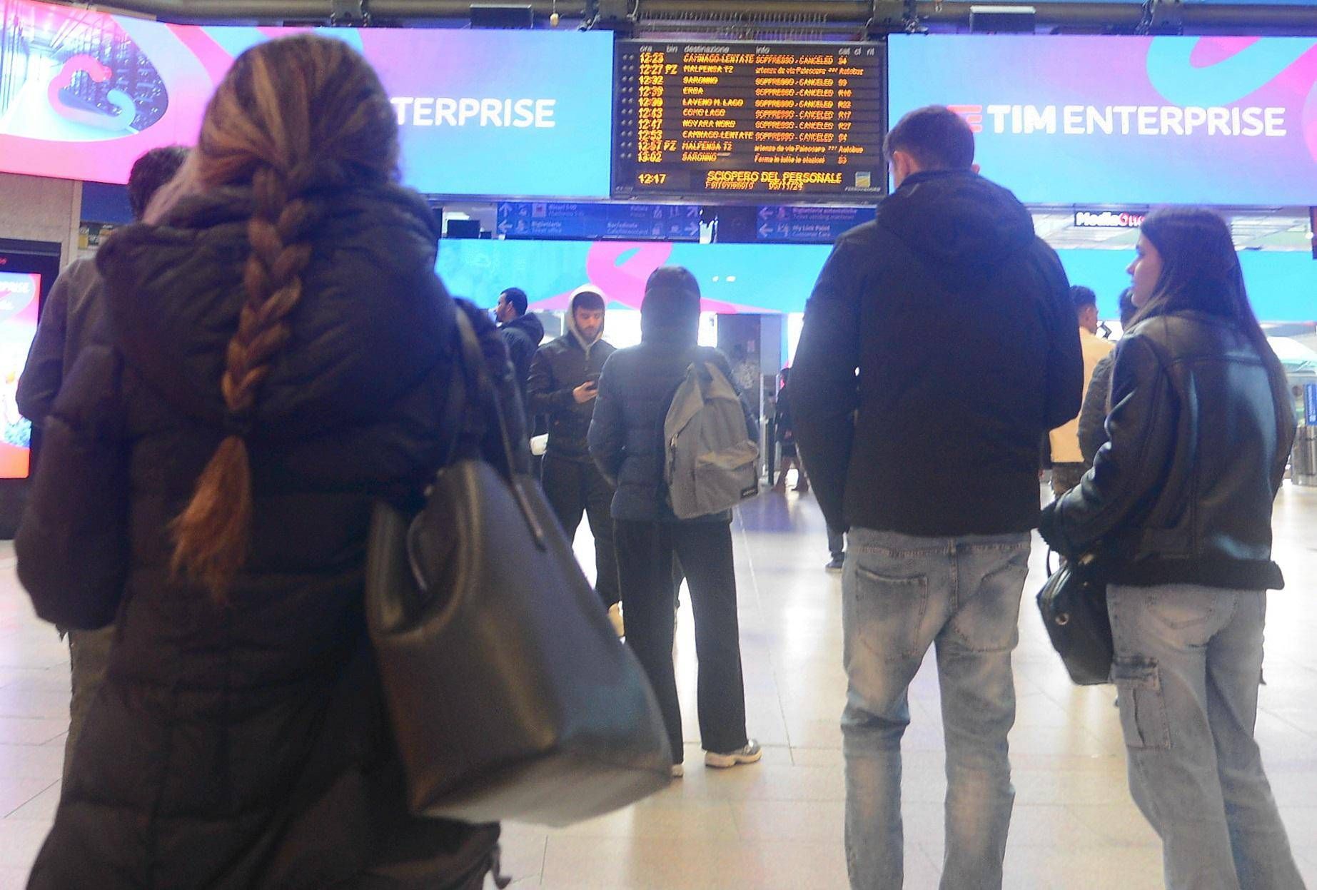 Sciopero treni 11 e 12 aprile, revocato lo stop: cosa è successo