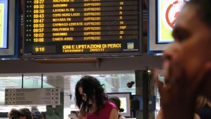 Sciopero treni 23-24 marzo, weekend difficile per chi viaggia: orari e fasce garantite