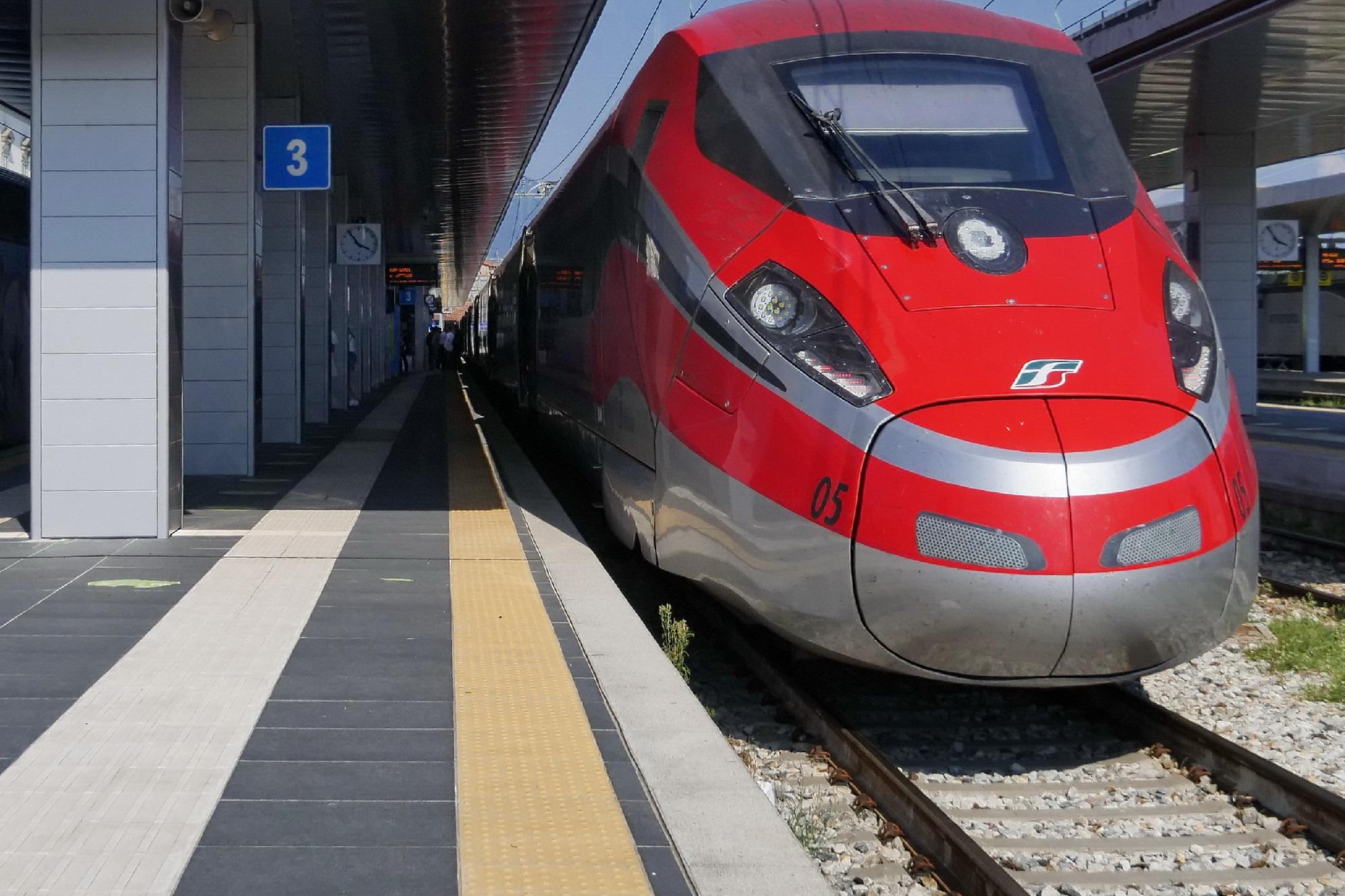 Sciopero Trenitalia, la protesta del personale: 8 ore di stop