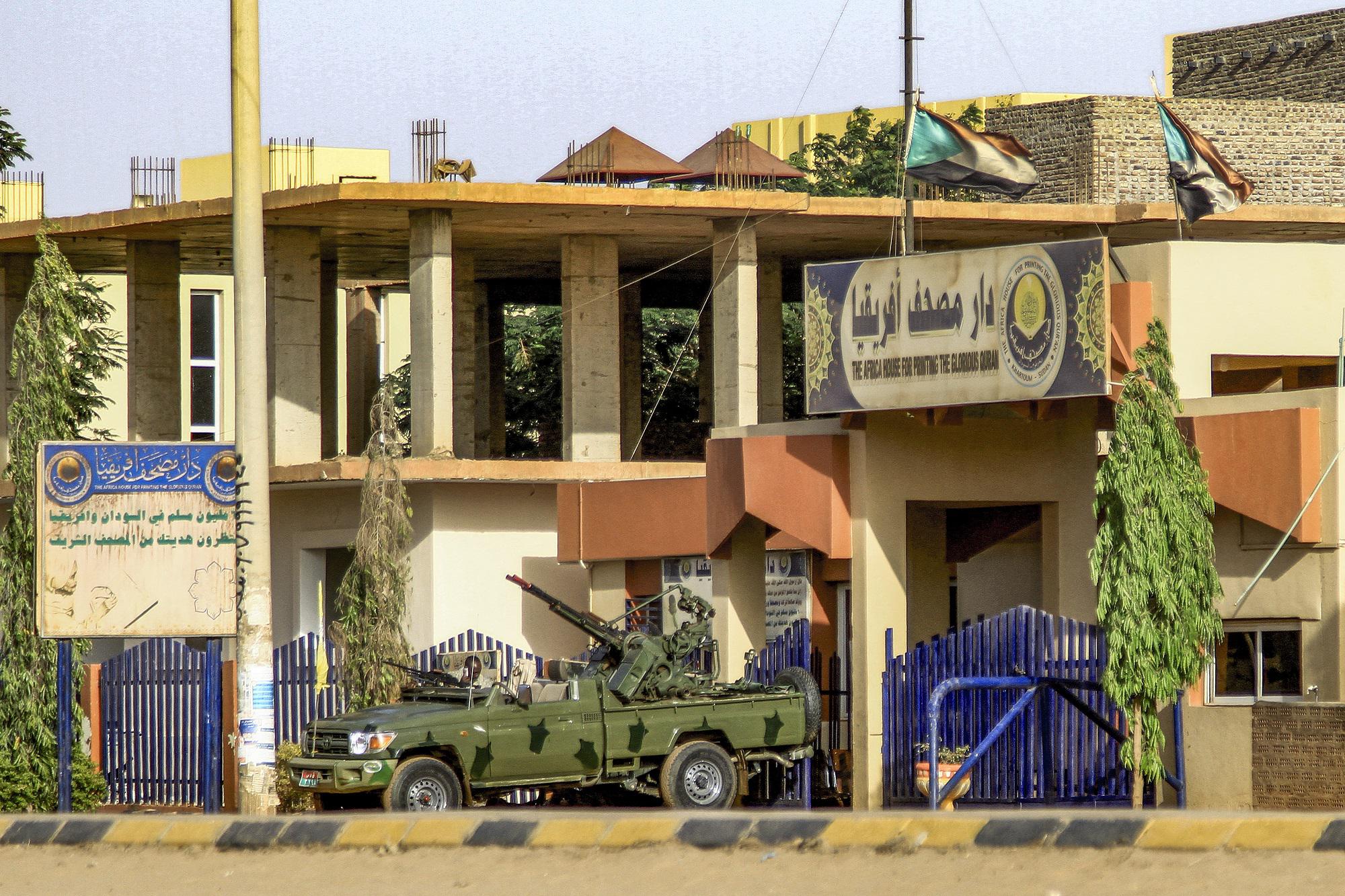 Scontri Sudan, tregua di 24 ore per evacuare feriti e civili