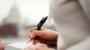 Scrittura a mano a rischio, monito dell'Accademia della Crusca