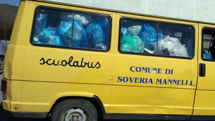 scuola-bus-rifiuti