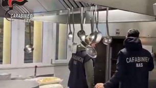 Scuola, controlli Nas nelle mense in tutta Italia: una su tre irregolare