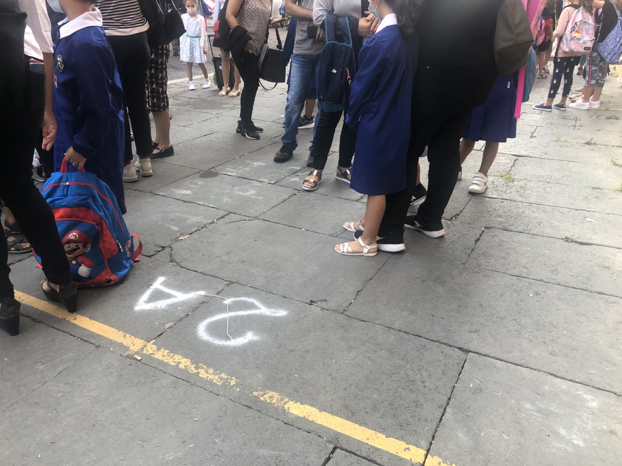 Scuola: Green pass per genitori? Al Regina Elena (Roma) si risolve con 'isole' su manto stradale