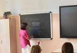 Scuola, stretta di Valditara: "In un prossimo Cdm arresto in flagranza per chi aggredisce i prof"