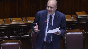 Scuola, Valditara: "Aumentare stipendi di tutti i docenti"
