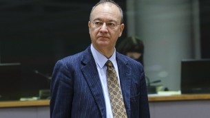 Scuola, Valditara: "Ripartiamo con più docenti di ruolo e meno supplenze"