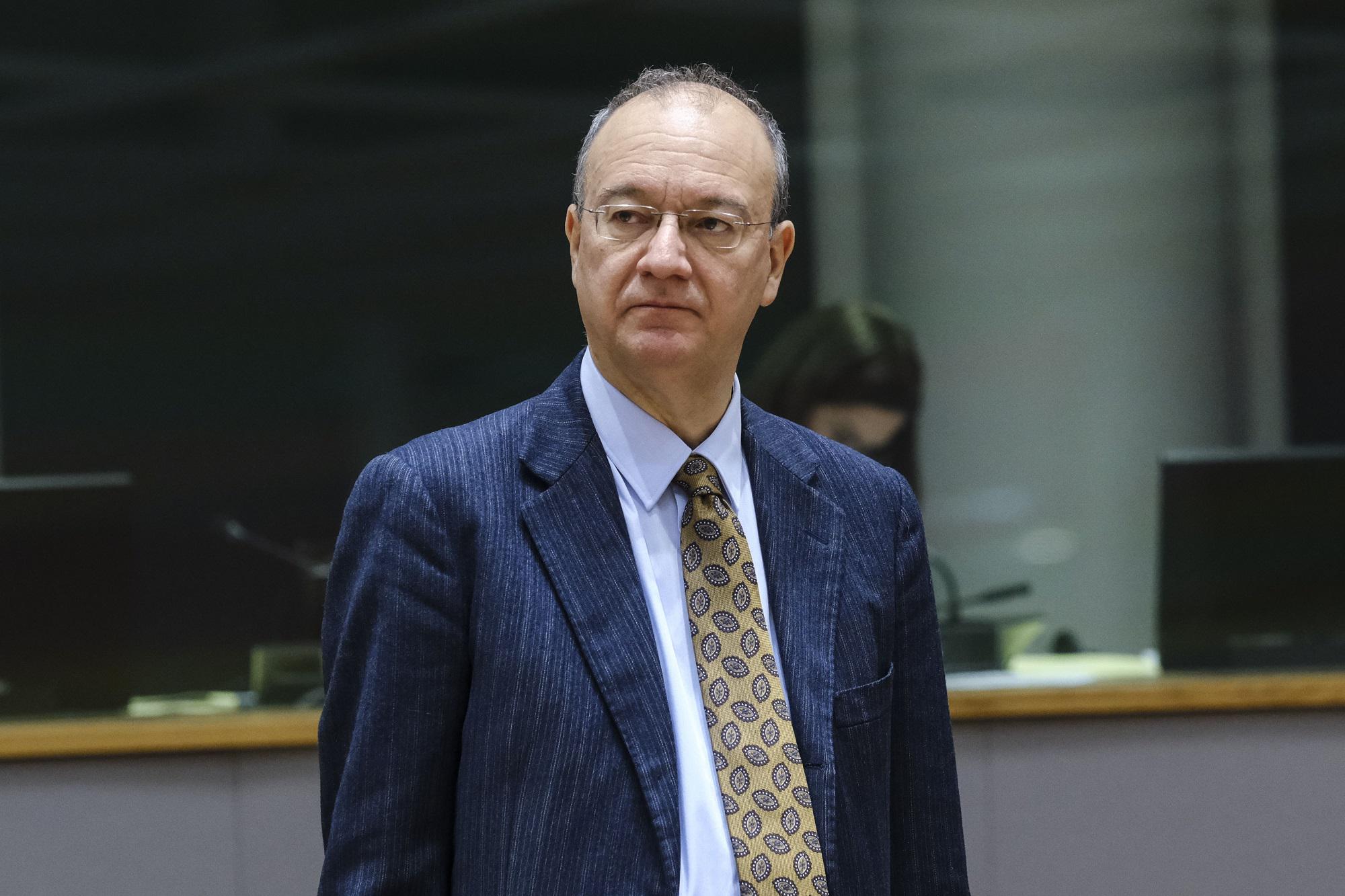 Scuola, Valditara: "Ripartiamo con più docenti di ruolo e meno supplenze"