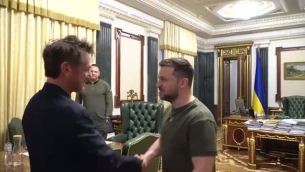 Sean Penn a Kiev da Zelensky: "Un film per raccontare la guerra" - Video