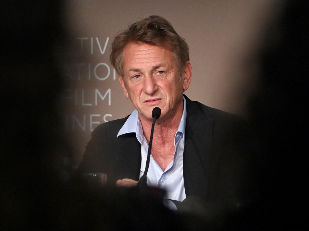 Sean Penn in Ucraina per girare documentario su invasione Russia