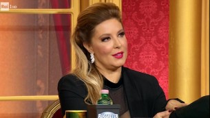 Selvaggia Lucarelli, il saluto di Milly Carlucci
