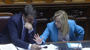 Senato, Meloni 'bacchetta' Fitto: "Zitto, che me mandi fuori strada..