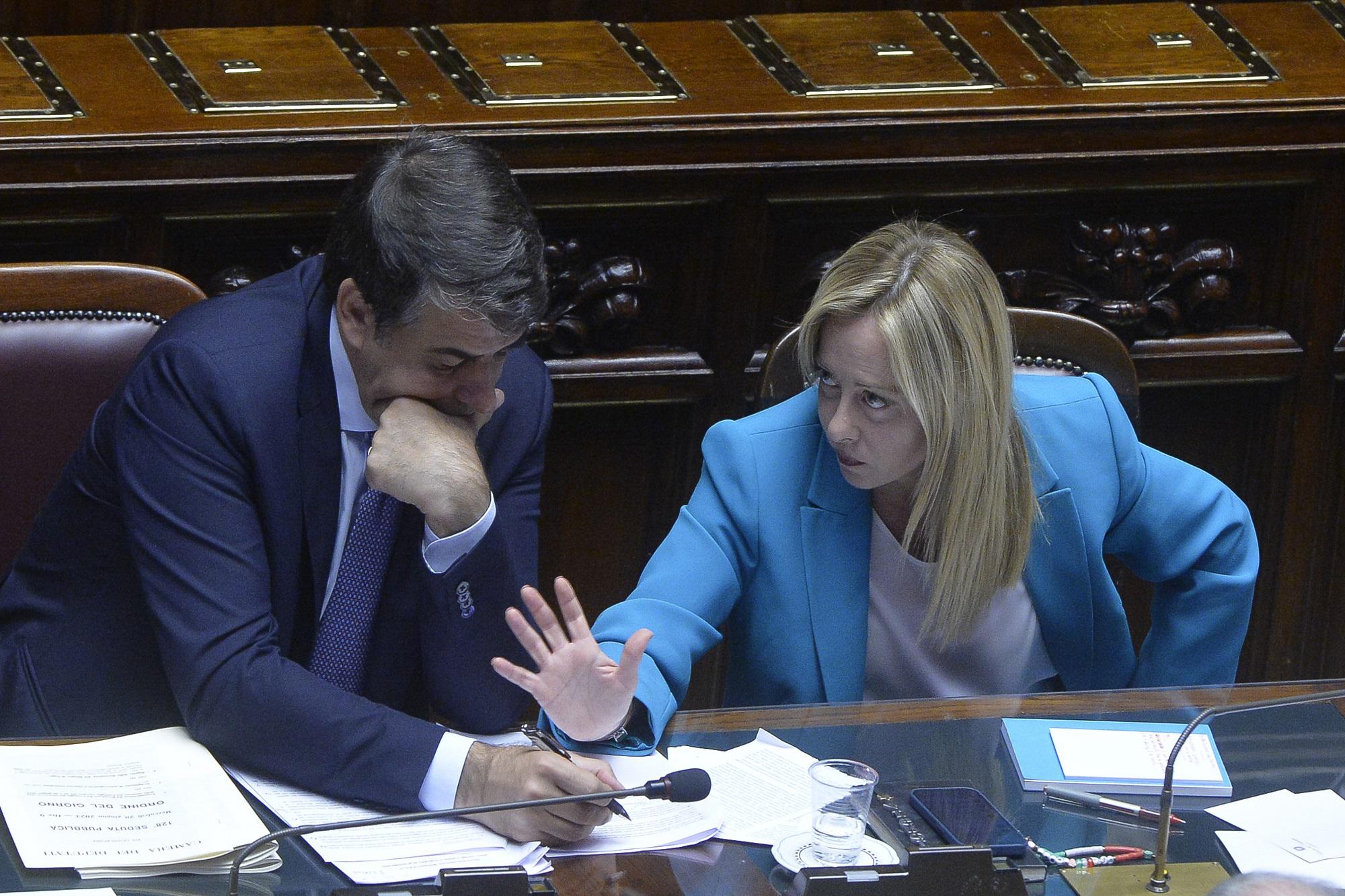 Senato, Meloni 'bacchetta' Fitto: "Zitto, che me mandi fuori strada..