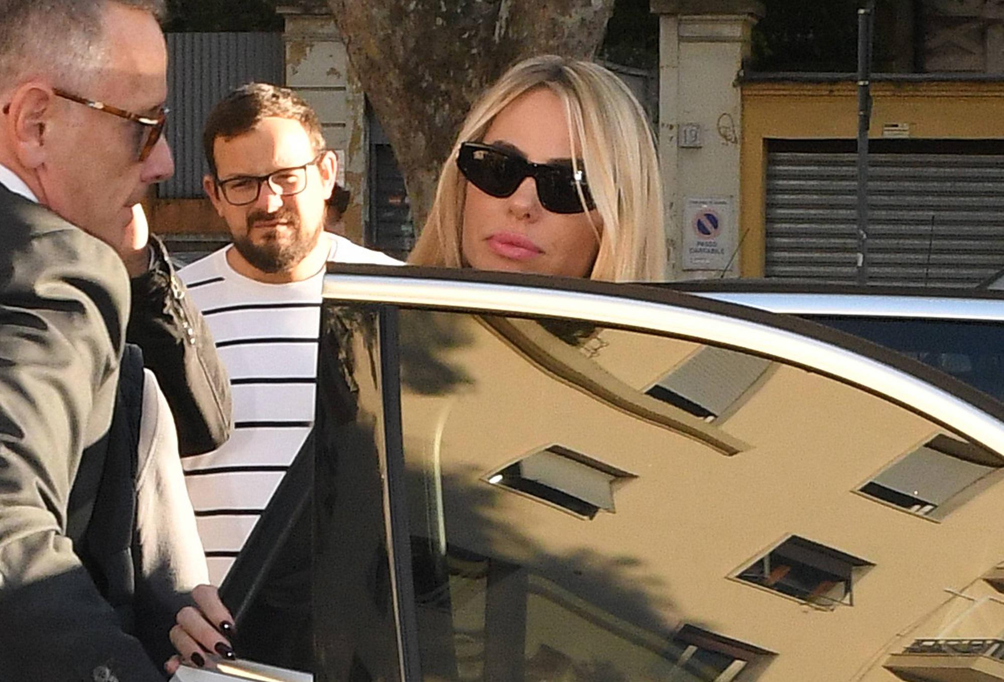 Separazione Totti-Ilary, alla conduttrice la villa all'Eur e 12