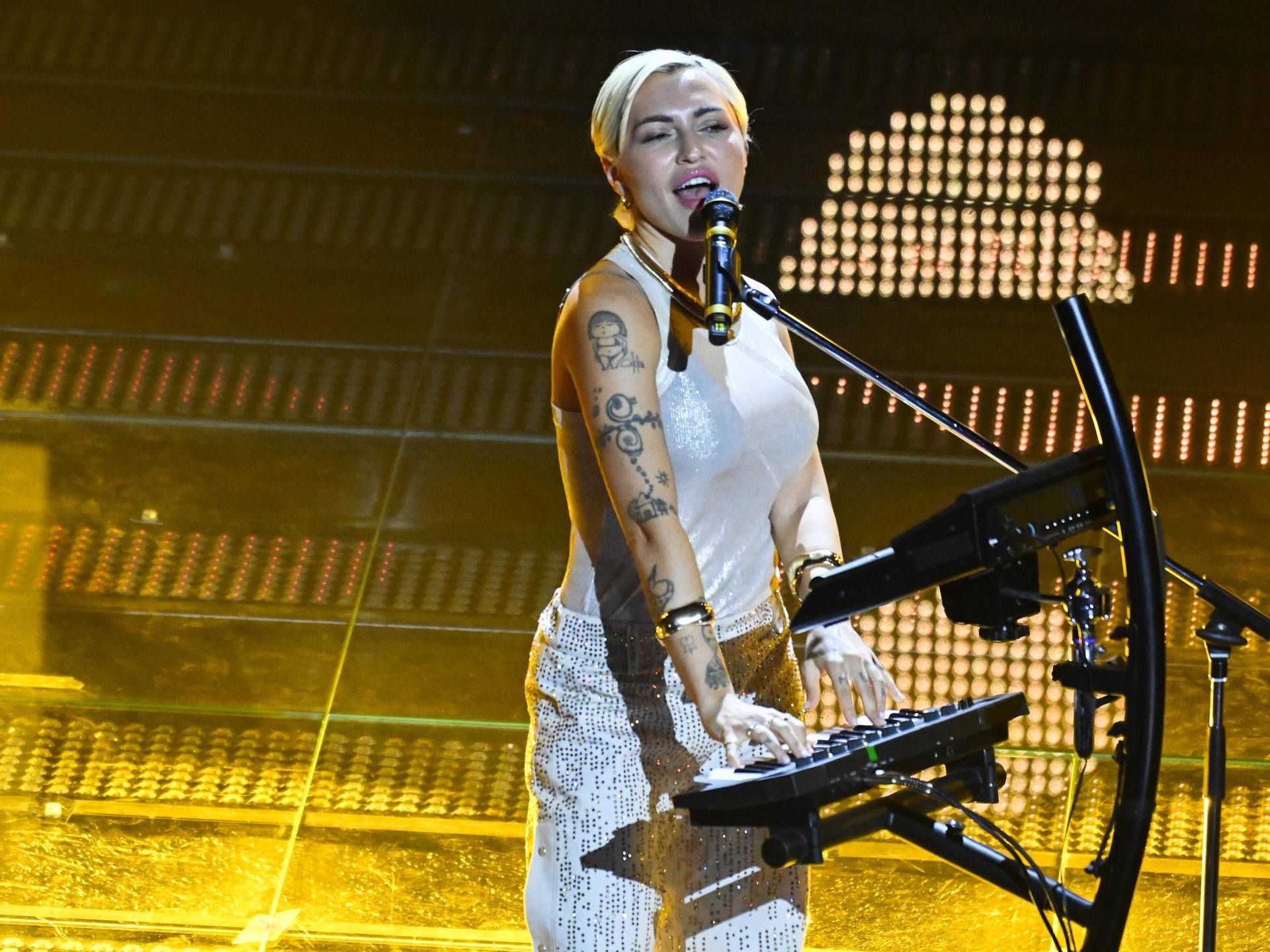 Serena Brancale a Verissimo: "Mamma è il mio angelo, mi ha trasmesso la passione per la musica"