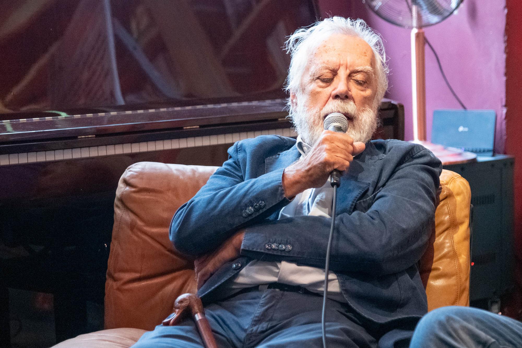 Sergio Staino ricoverato in ospedale, il tweet di Letta