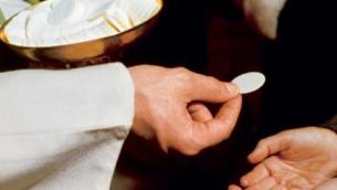 Sessismo nella Chiesa e divisione su donne sacerdotesse: il documento