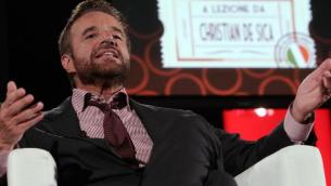 Sfogo anti-social di Christian De Sica : "Possibile essere così cafoni?"