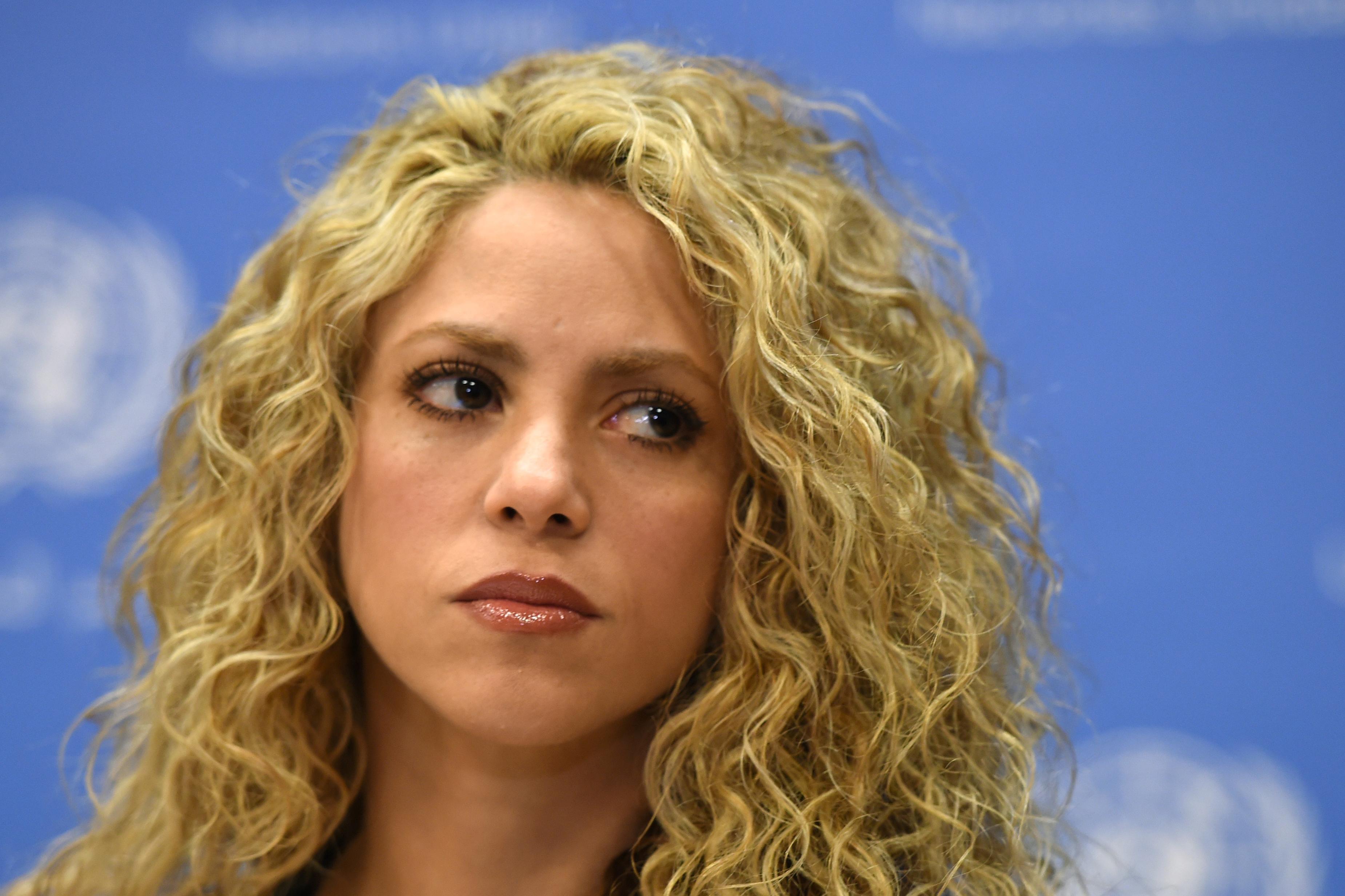 Shakira contro Piqué nella nuova canzone: "Hai scambiato una Ferrari con una Twingo" - Video