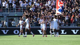Show del baby Venturino a Bologna, vince il Genoa 3-1