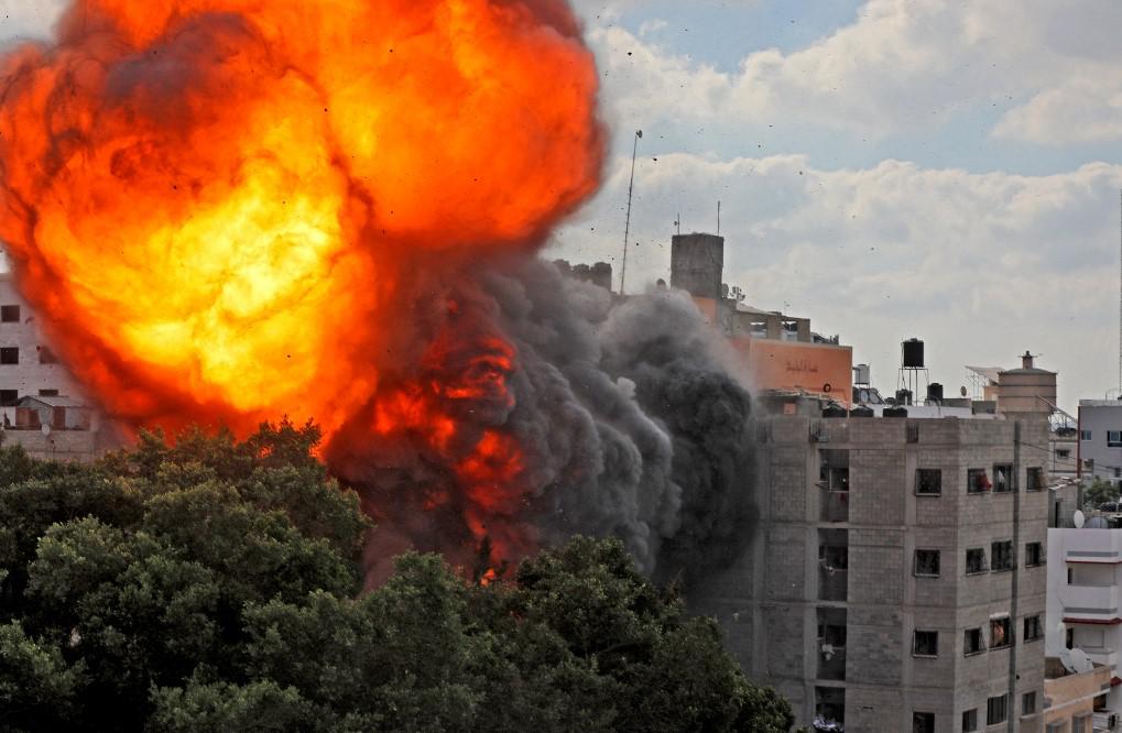 "Si prepara la guerra", il grido del parroco di Gaza