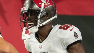 Si spoglia e lascia il campo, Brown choc Nfl - Video