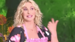 Simona chiama e..