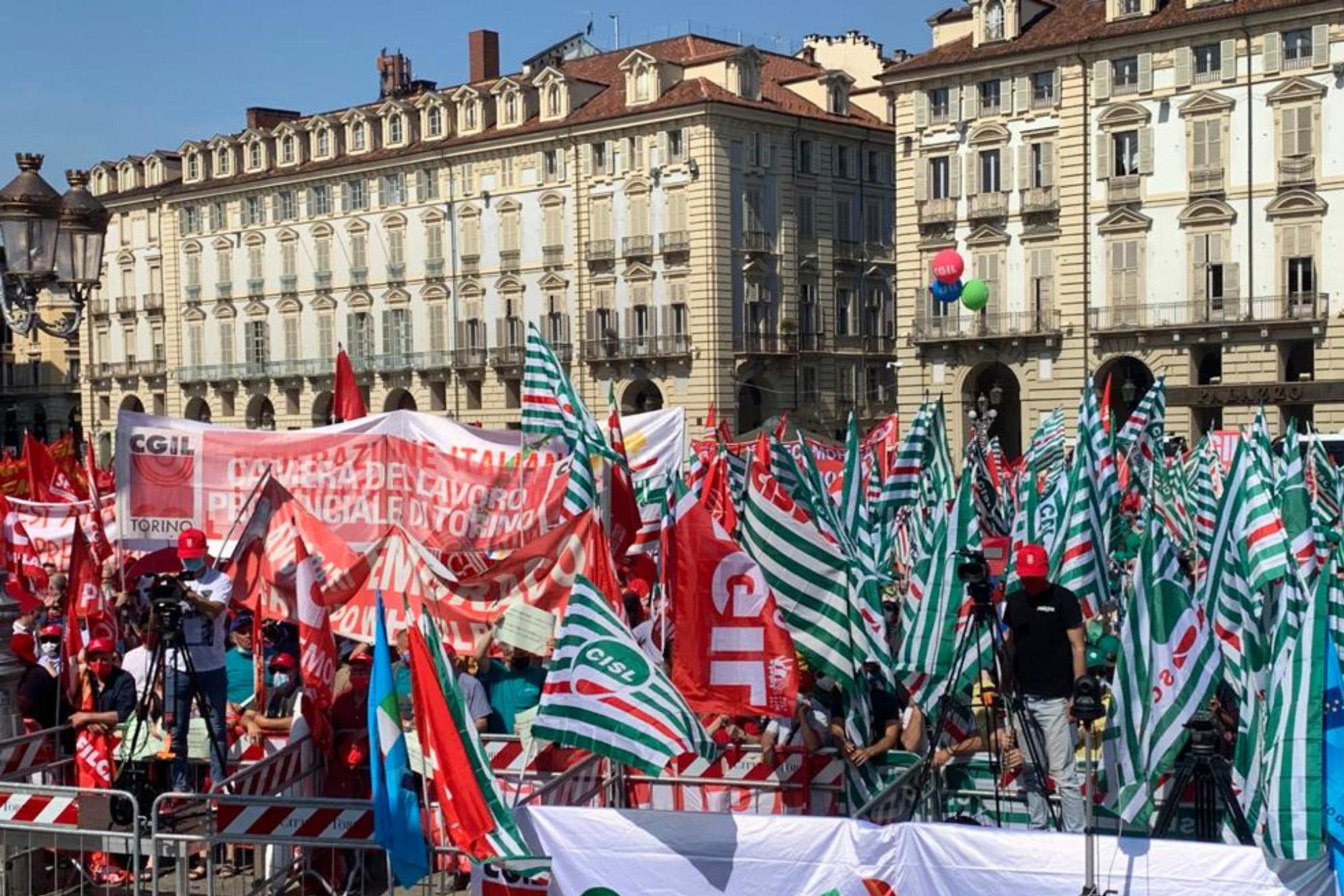 Sindacati in piazza, Landini: "Non è il momento di ulteriori fratture sociali"