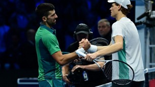 Sinner battuto in finale, Djokovic vince Atp Finals 2023