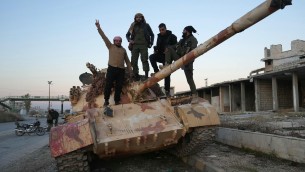 Siria, ribelli verso Hama