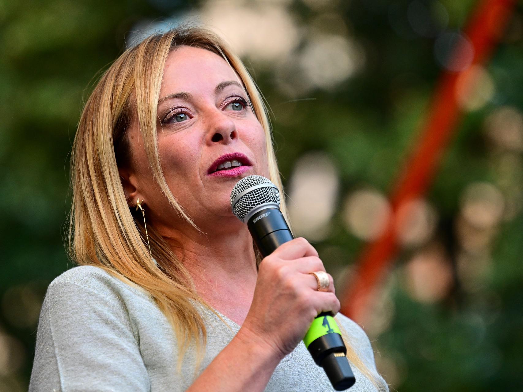 Sondaggi politici: Fdi cresce ancora, M5S stacca il Pd