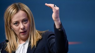 Sondaggi politici, Fratelli d'Italia leader e M5S cala