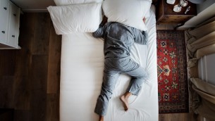 Sonno migliore con gli esercizi della sera, ecco quali secondo una ricerca