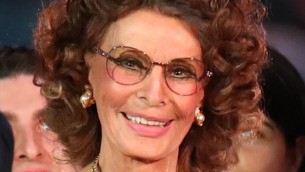 Sophia Loren, operata dopo caduta: "Ora sto meglio, ringrazio tutti"