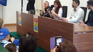 L'assessore  Federica Roccisano e i rappresentanti dell'Associazione Fantàsia
