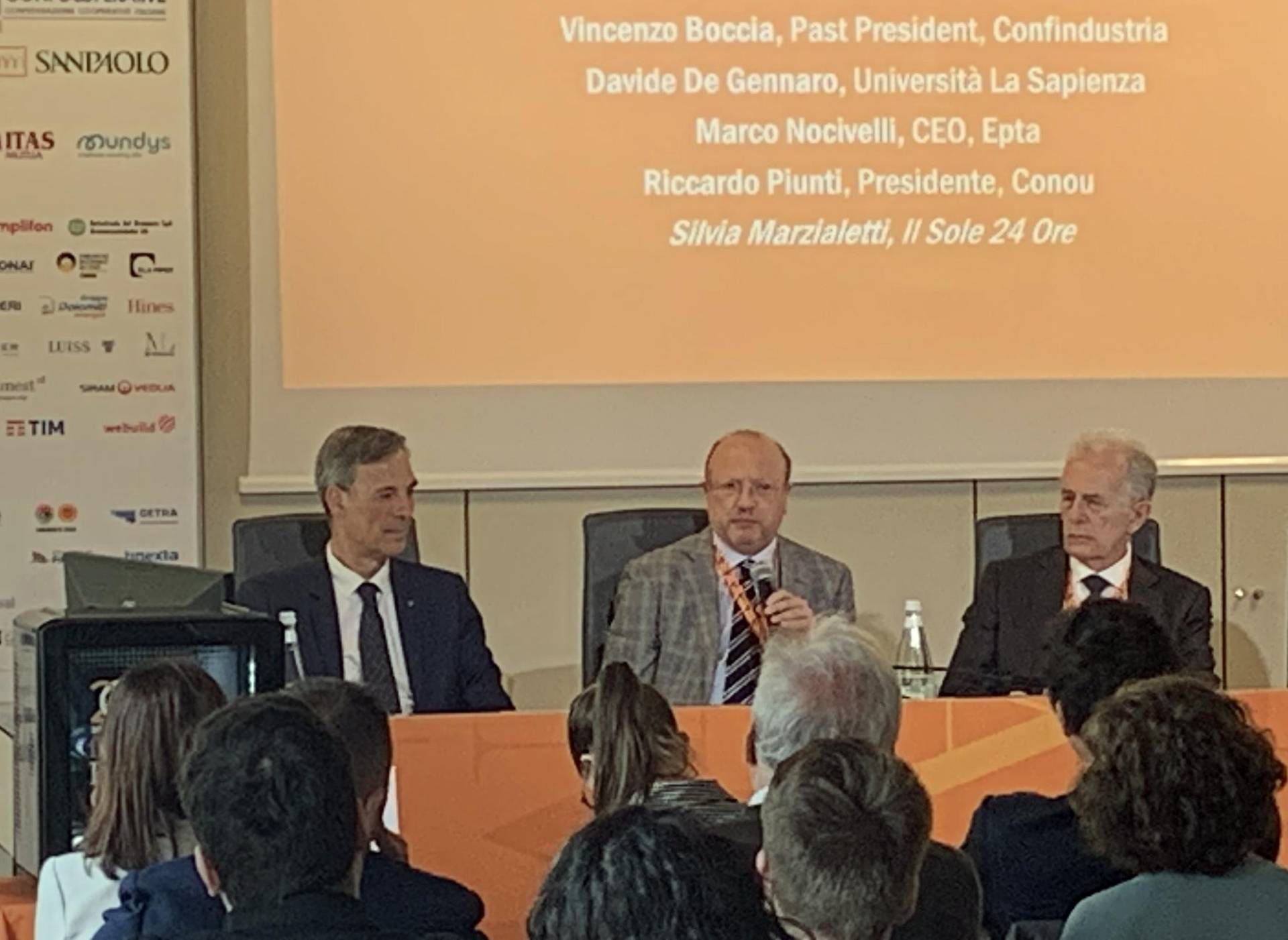 Sostenibilità, Boccia: "In Italia svantaggio di partenza ha favorito economia circolare"