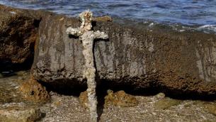 Spada di crociato ritrovata dopo 900 anni in fondo al mare