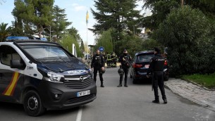 Spagna, allarme buste-bomba: nel mirino anche premier Sanchez