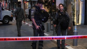Sparatoria Tel Aviv, un morto