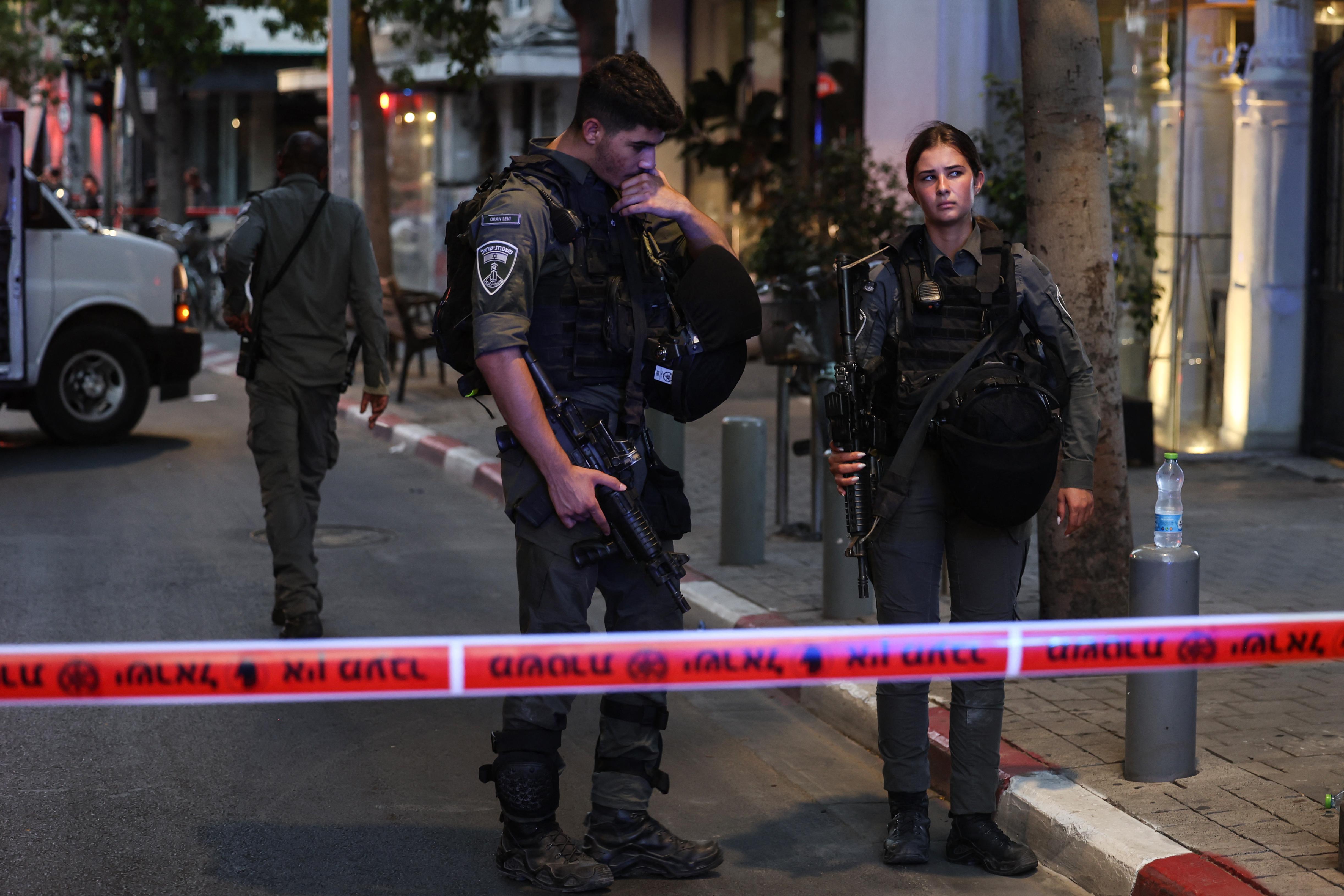 Sparatoria Tel Aviv, un morto