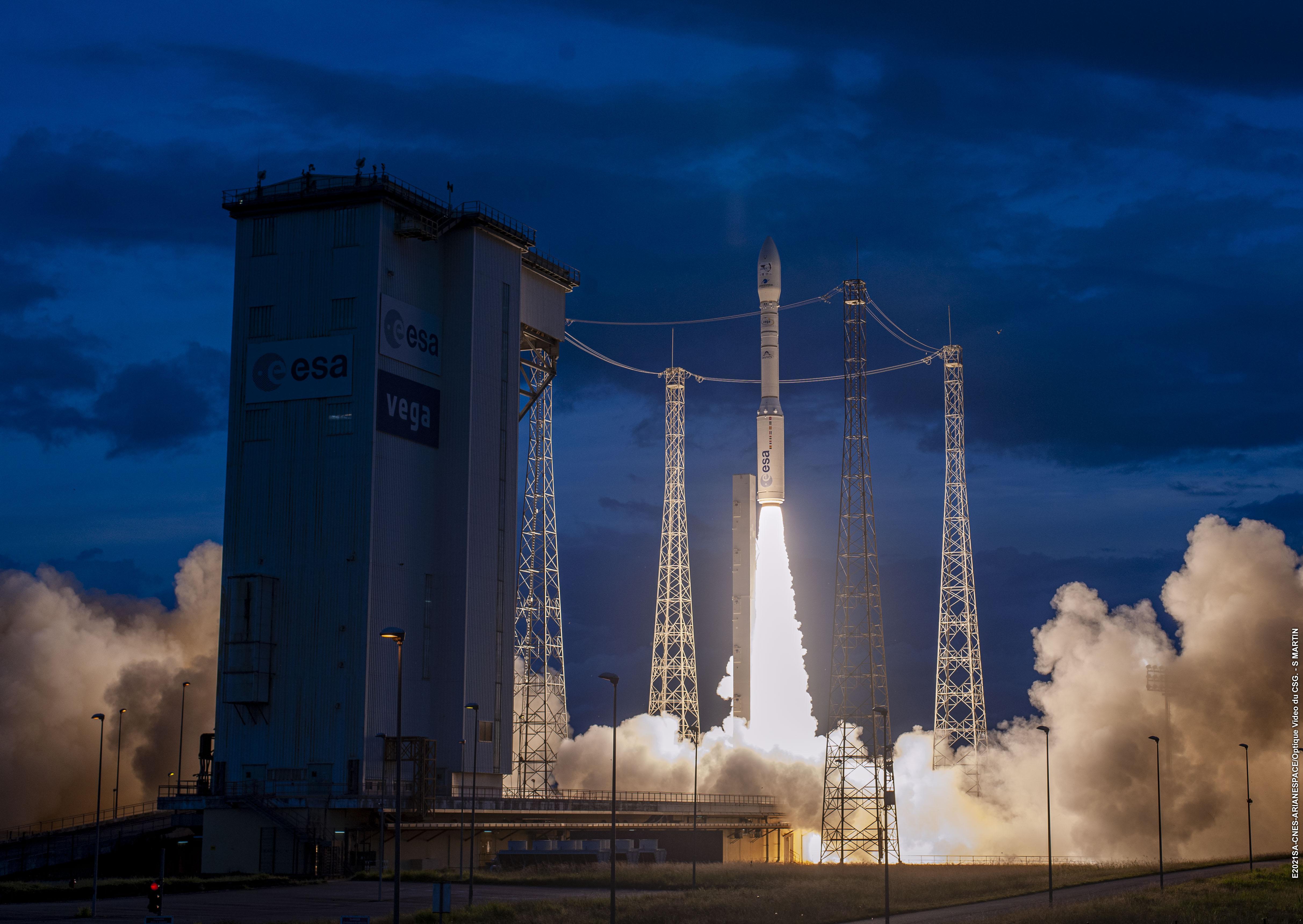 Spazio, Arianespace: "Un successo la missione con Vega"