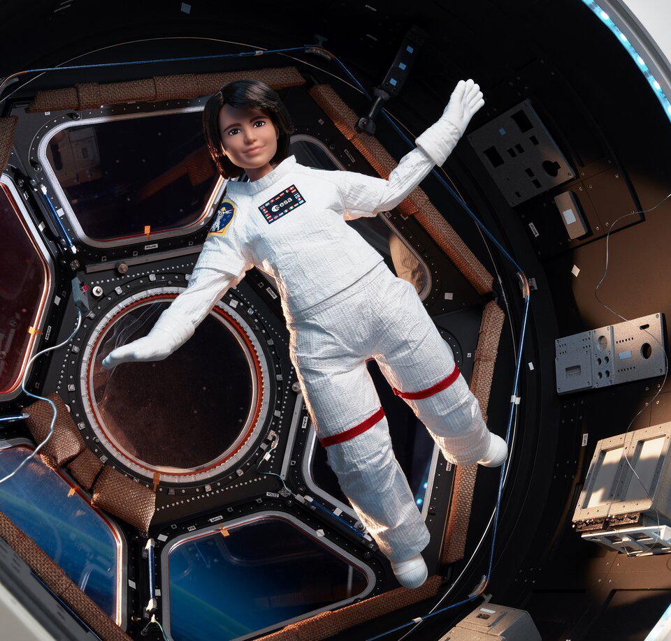 Spazio, 'vola' la Barbie Mattel a Zero G con il volto di Samantha Cristoforetti