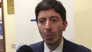 Speranza: "Covid ancora problema, appello per mascherina e quarta dose" - Video